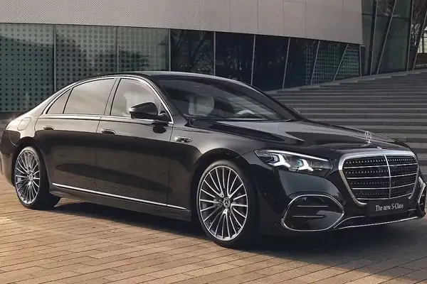 Amar Transportation Luxury Black Car in Woodlands Texas