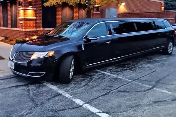 Amar Transportation Prom Limo in Woodlands Texas